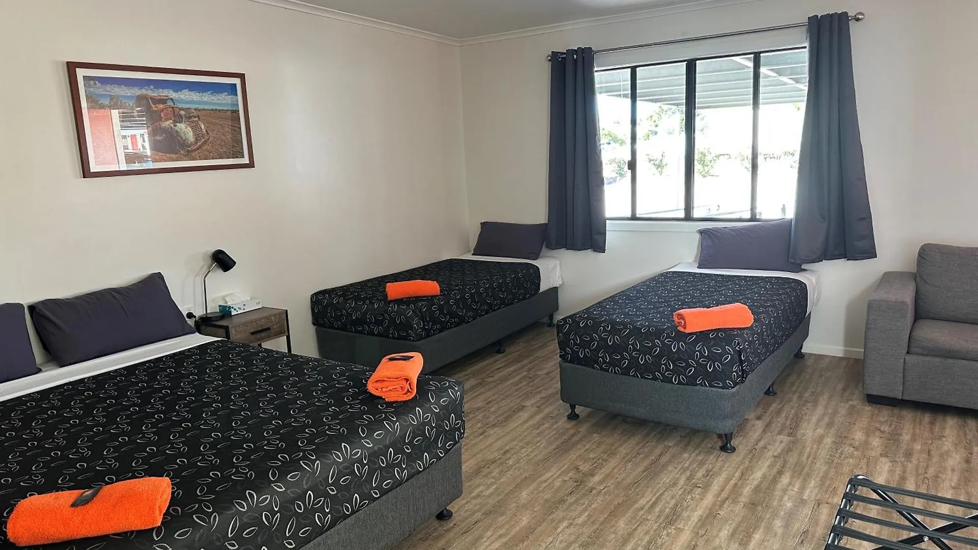 Winton Outback Motel 4*,